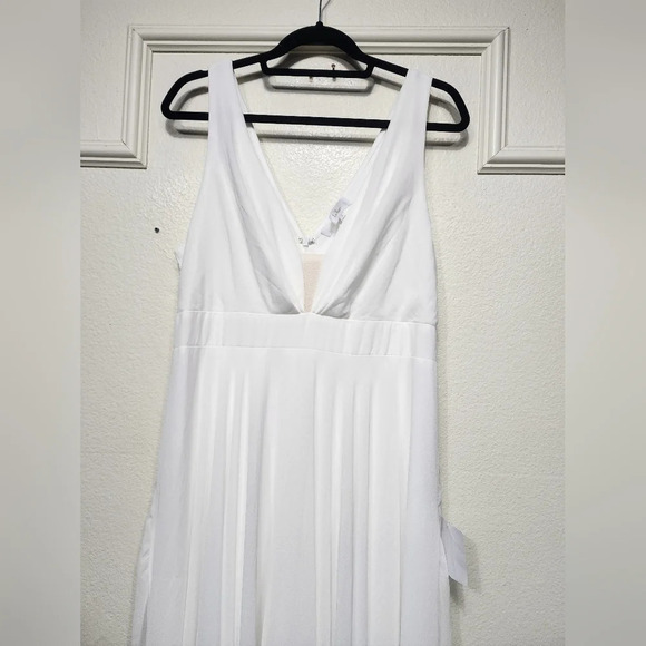 Lulu's Modern Day Romance White Sleeveless Plunge Maxi Dress XL Wedding Party - Picture 7 of 10